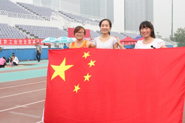 5.女子组100米第1、2、3名