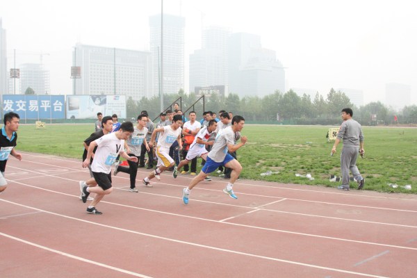 7.男子组800米比赛