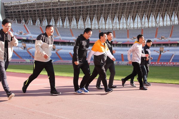 5.分公司经理“竞速走”比赛