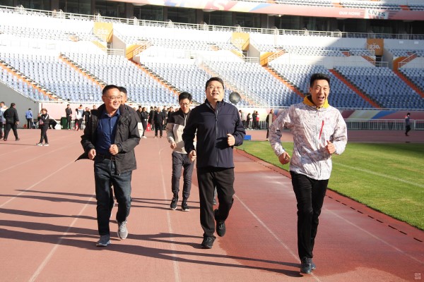 6.分公司经理“竞速走”比赛