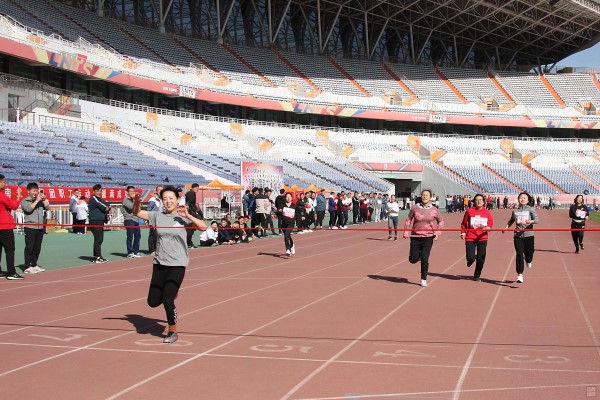 11.女子组100米决赛