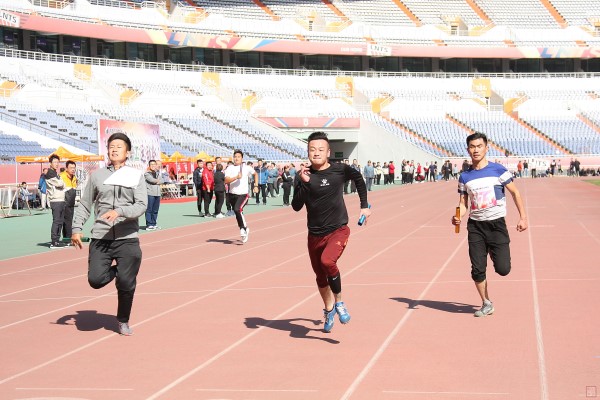 12.  4 X 100米决赛