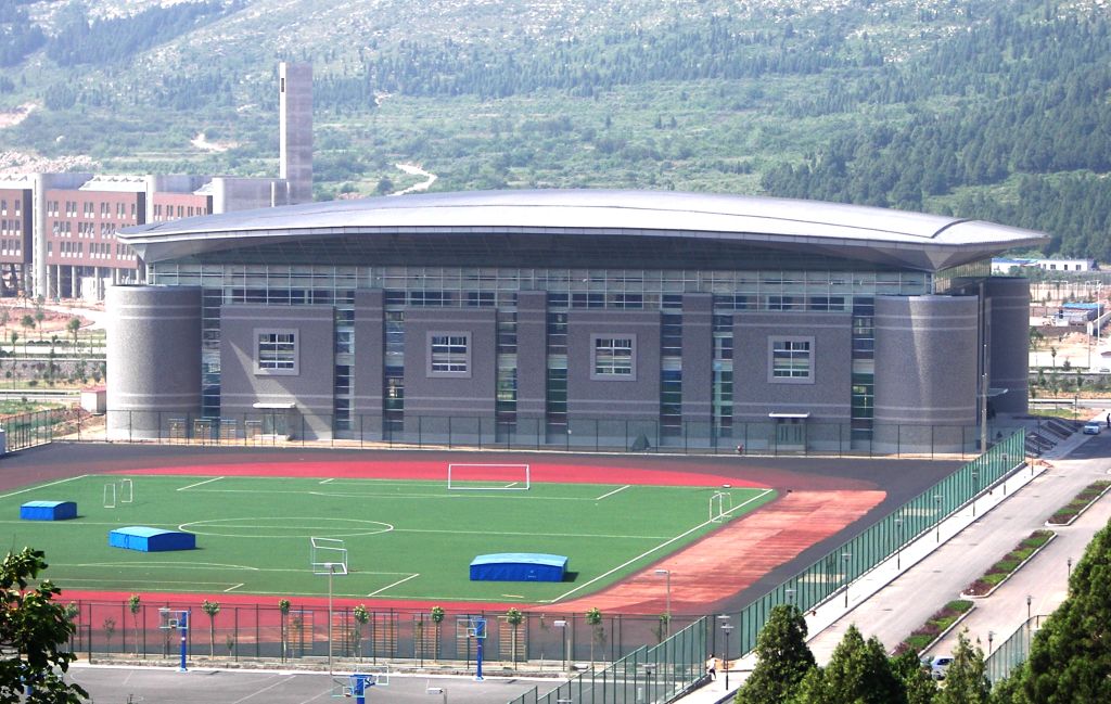 山师大风雨操场（省泰山杯奖）.jpg